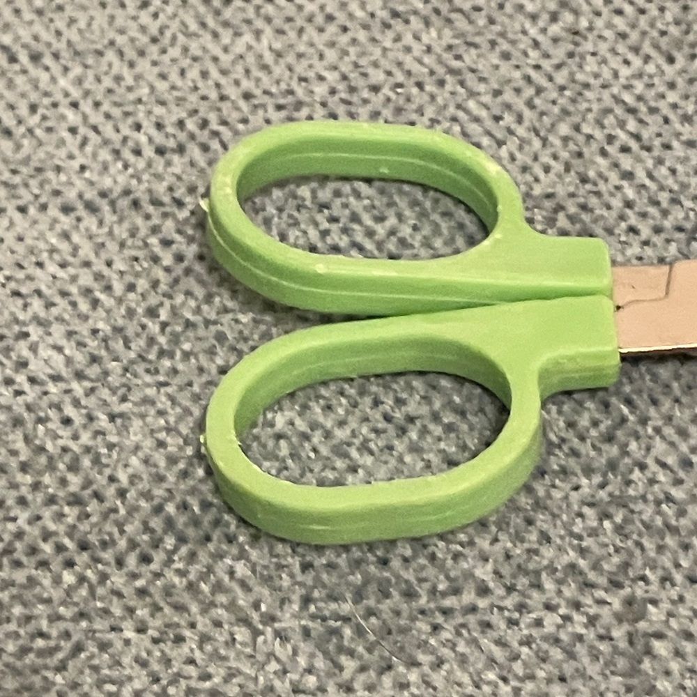 Small Scissors - Picture 3 of 4